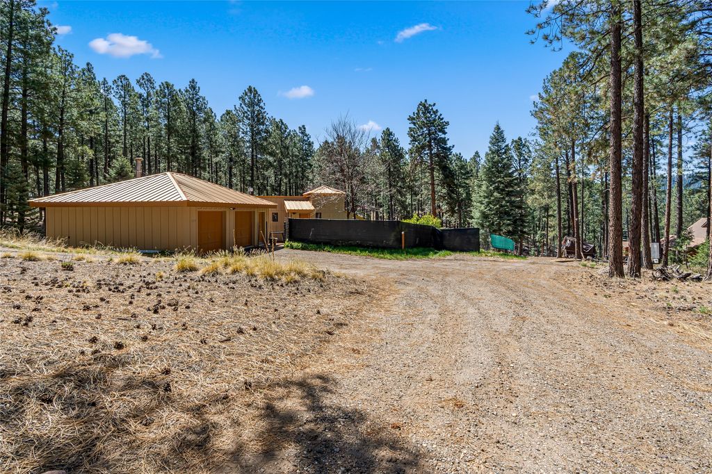 Image 31 of property listing at 187 Trilobite Trail, Jemez Springs, NM 87025