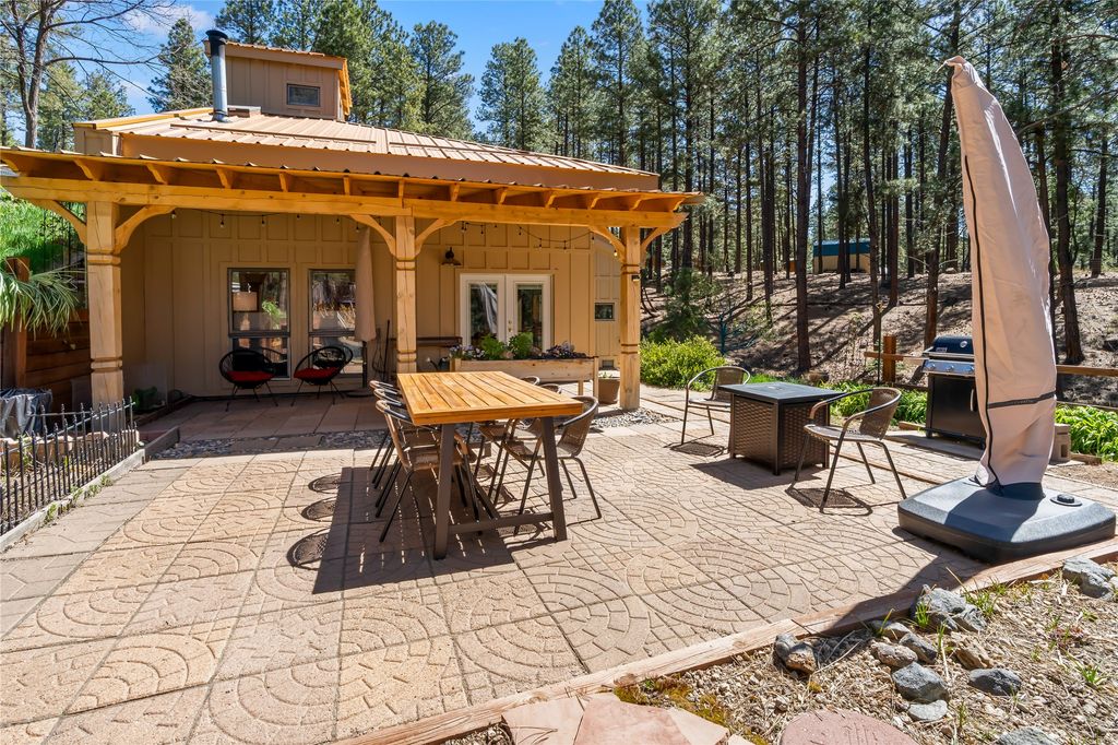 Image 39 of property listing at 187 Trilobite Trail, Jemez Springs, NM 87025