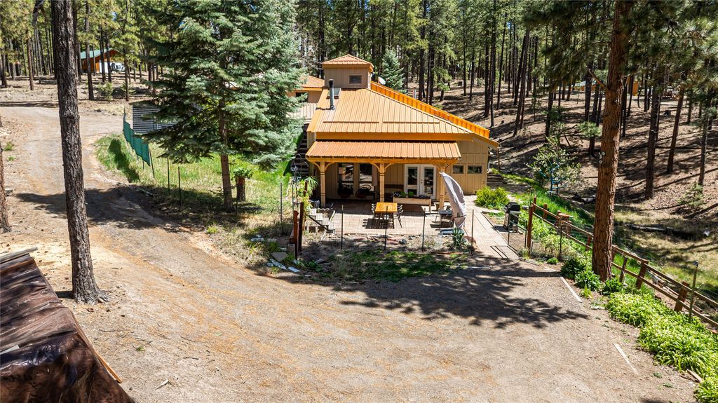 Image 45 of property listing at 187 Trilobite Trail, Jemez Springs, NM 87025
