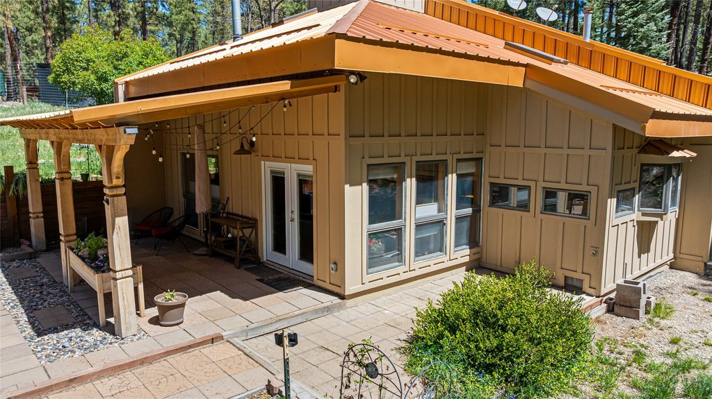 Image 49 of property listing at 187 Trilobite Trail, Jemez Springs, NM 87025