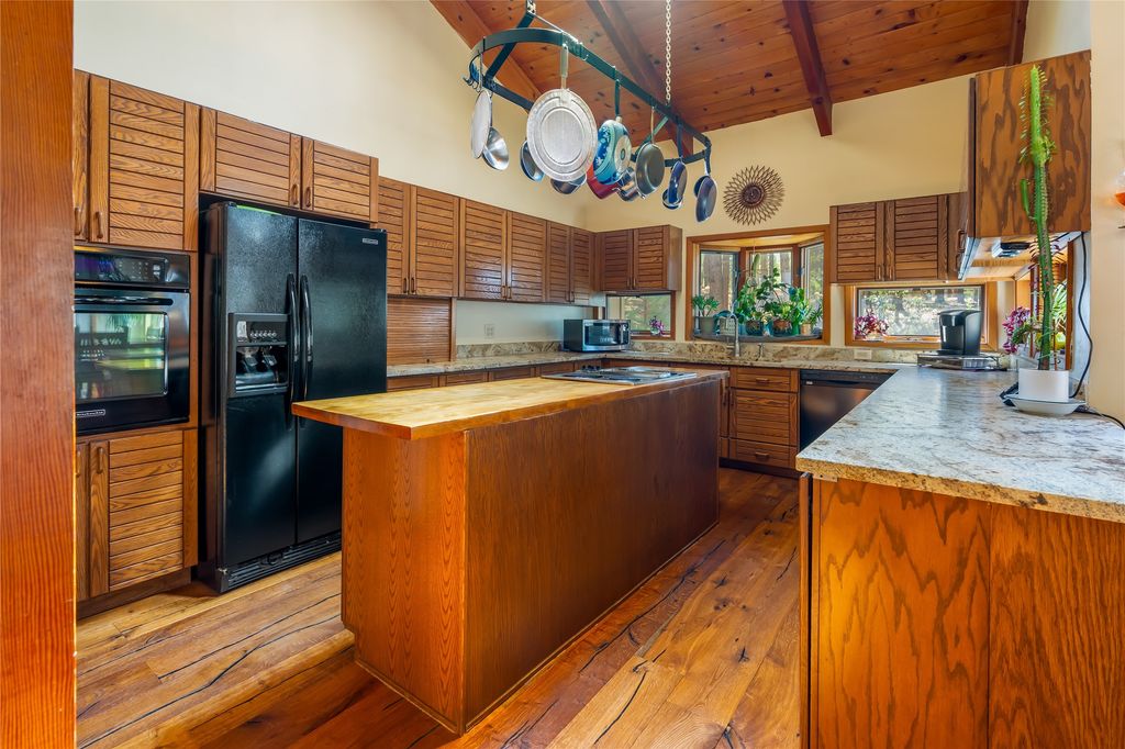 Image 8 of property listing at 187 Trilobite Trail, Jemez Springs, NM 87025