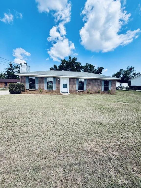 2714 Flynn, Dothan, AL 36301