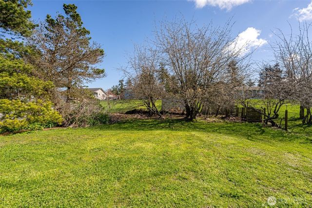 1002 Riepma Avenue, Oak Harbor, WA 98277