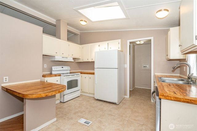 1002 Riepma Avenue, Oak Harbor, WA 98277