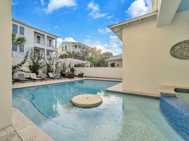 29 Los Angeles Street, Miramar Beach, FL 32550