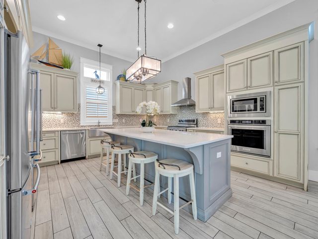 29 Los Angeles Street, Miramar Beach, FL 32550