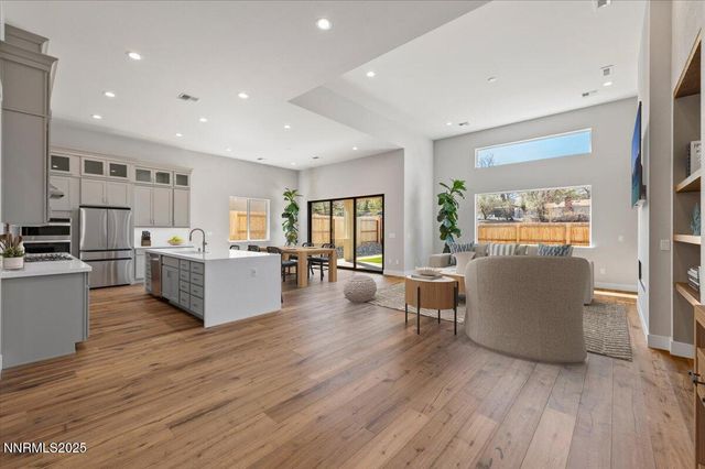 2982 Saddle Peak Drive, Reno, NV 89521