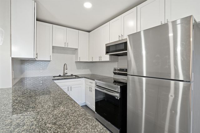 201 S Kansas Avenue F, League City, TX 77573