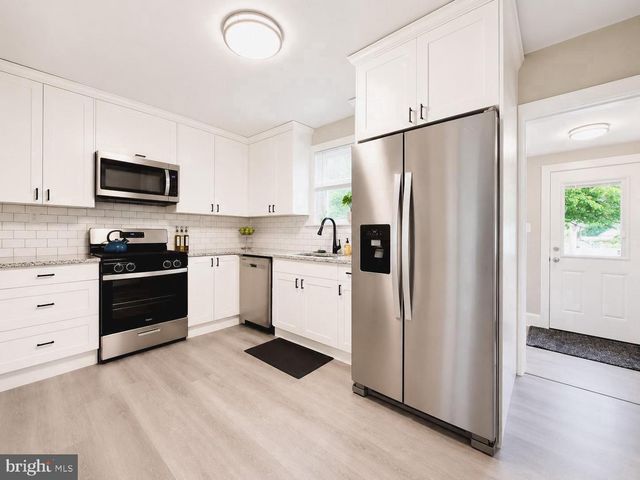 209 S 4TH ST, North Wales, PA 19454
