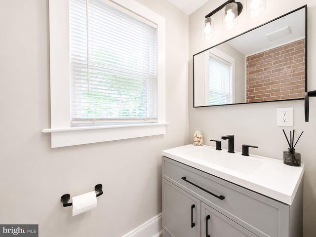 209 S 4TH ST, North Wales, PA 19454