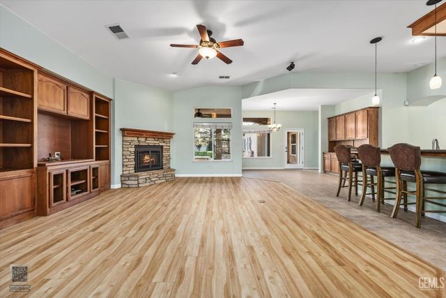 11305 Champions Avenue, Bakersfield, CA 93312