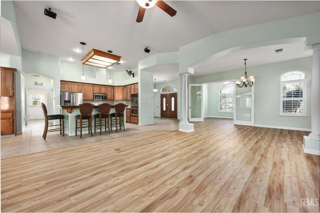 11305 Champions Avenue, Bakersfield, CA 93312