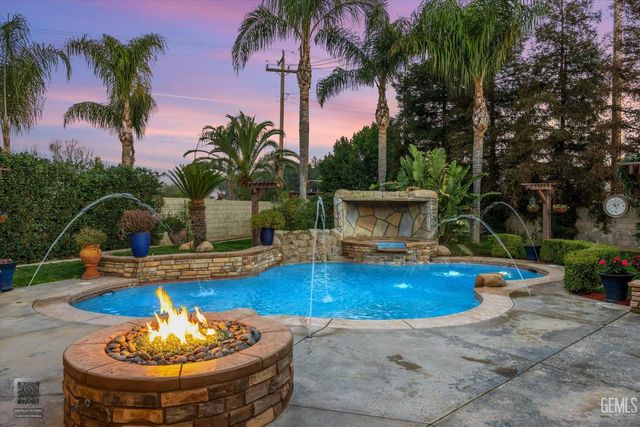 11305 Champions Avenue, Bakersfield, CA 93312