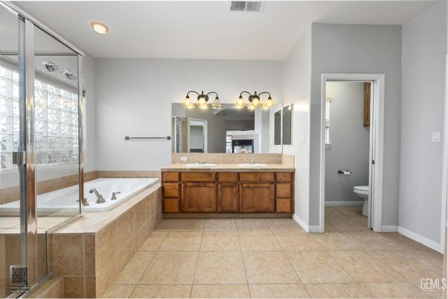 11305 Champions Avenue, Bakersfield, CA 93312