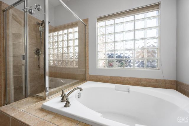 11305 Champions Avenue, Bakersfield, CA 93312