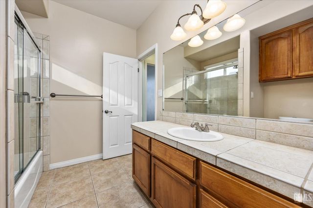 11305 Champions Avenue, Bakersfield, CA 93312