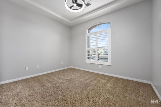 11305 Champions Avenue, Bakersfield, CA 93312