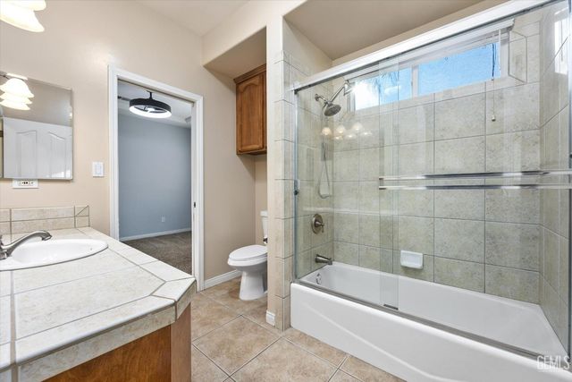 11305 Champions Avenue, Bakersfield, CA 93312