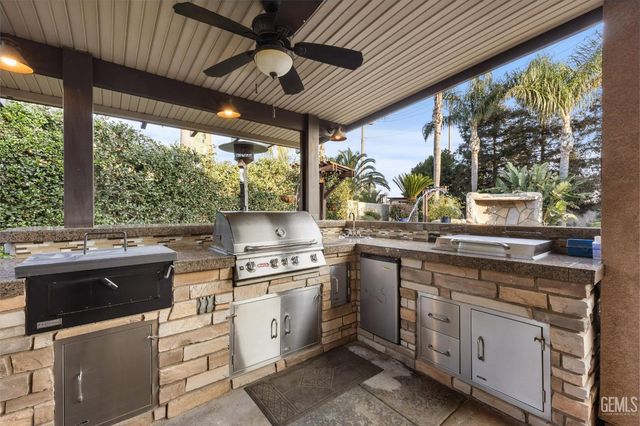 11305 Champions Avenue, Bakersfield, CA 93312