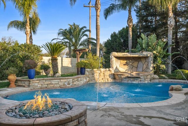 11305 Champions Avenue, Bakersfield, CA 93312