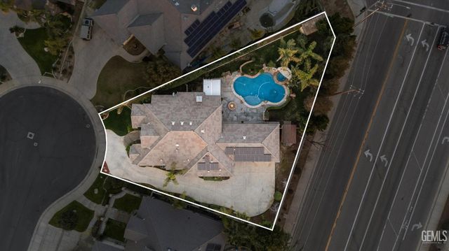 11305 Champions Avenue, Bakersfield, CA 93312