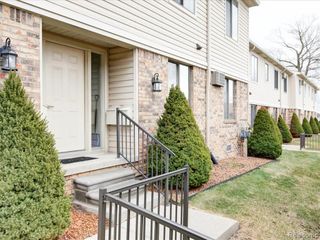 1700 River Road 9, Marysville, MI 48040