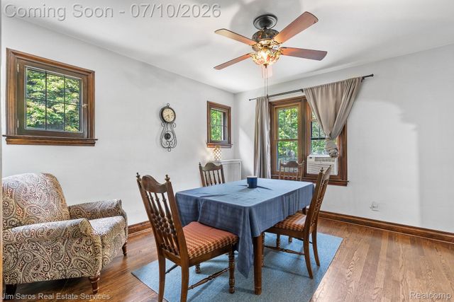 1421 Yorkshire Road, Grosse Pointe Park, MI 48230