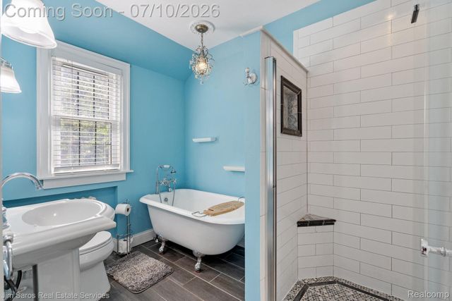 1421 Yorkshire Road, Grosse Pointe Park, MI 48230
