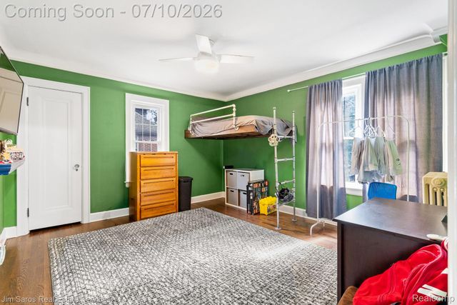 1421 Yorkshire Road, Grosse Pointe Park, MI 48230