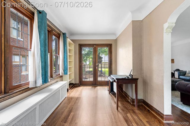 1421 Yorkshire Road, Grosse Pointe Park, MI 48230