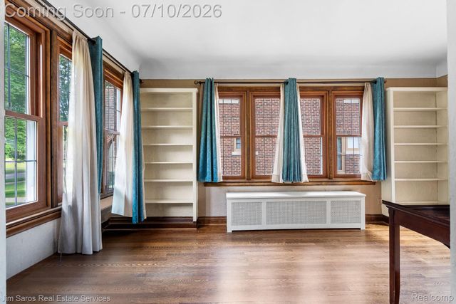 1421 Yorkshire Road, Grosse Pointe Park, MI 48230