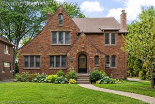1421 Yorkshire Road, Grosse Pointe Park, MI 48230