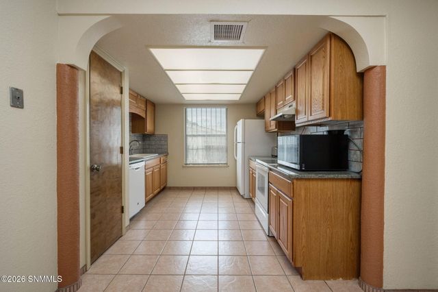 1716 Pomona Drive, Las Cruces, NM 88011