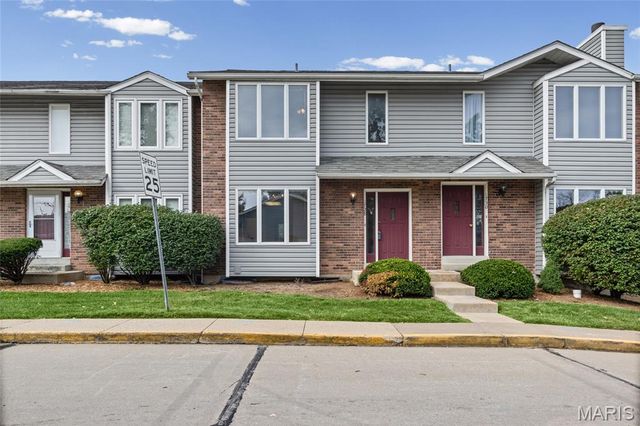 1728 Forest Hills Drive B, St Charles, MO 63303