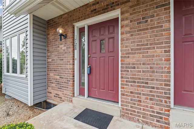 1728 Forest Hills Drive B, St Charles, MO 63303
