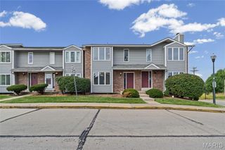 1728 Forest Hills Drive B, St Charles, MO 63303