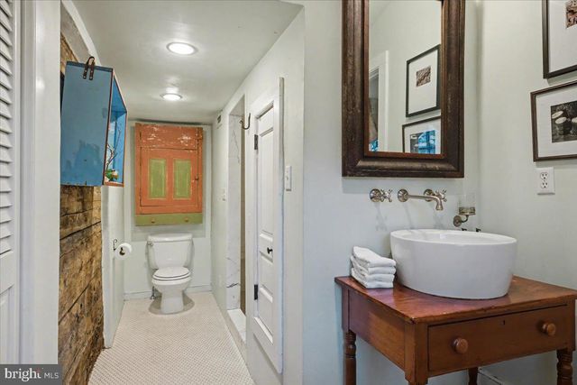 6338 OLD CARVERSVILLE RD, Carversville, PA 18913