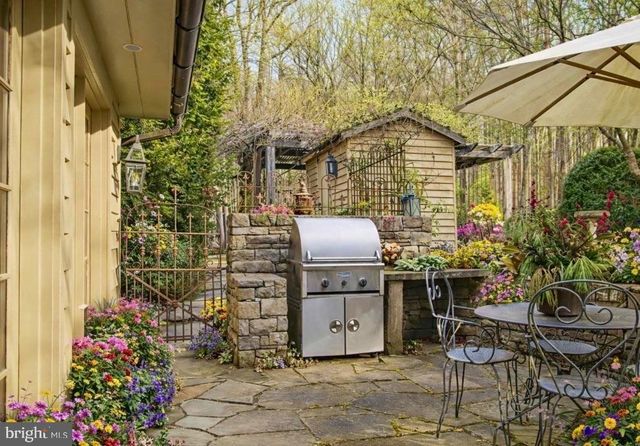 6338 OLD CARVERSVILLE RD, Carversville, PA 18913