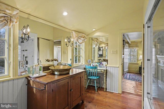 6338 OLD CARVERSVILLE RD, Carversville, PA 18913