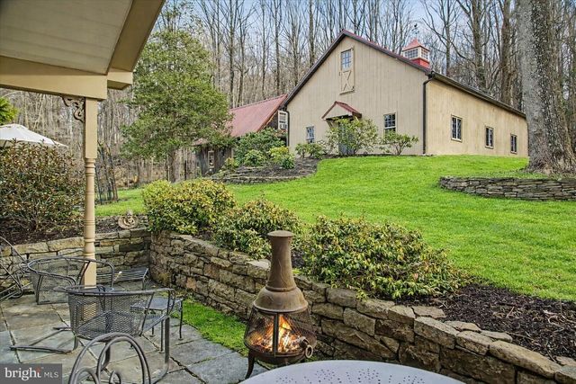 6338 OLD CARVERSVILLE RD, Carversville, PA 18913
