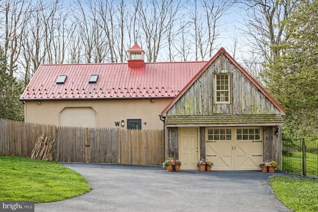 6338 OLD CARVERSVILLE RD, Carversville, PA 18913