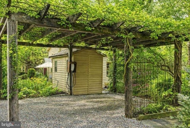 6338 OLD CARVERSVILLE RD, Carversville, PA 18913