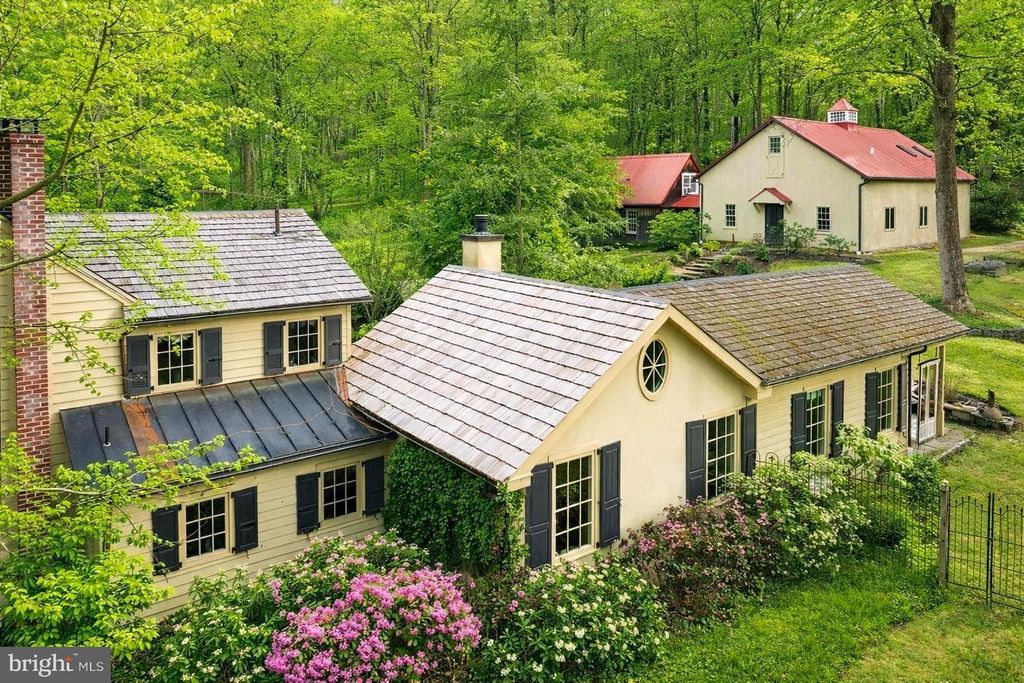 6338 OLD CARVERSVILLE RD, Carversville, PA 18913