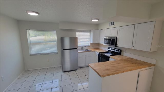 308 AVANDA COURT 6, Clearwater, FL 33756