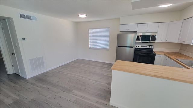 308 AVANDA COURT 6, Clearwater, FL 33756