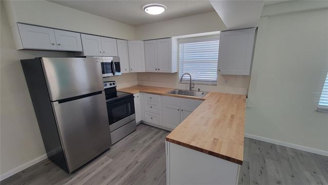 308 AVANDA COURT 6, Clearwater, FL 33756