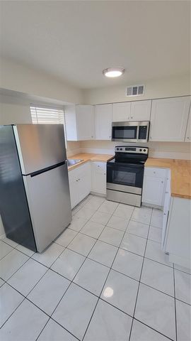 308 AVANDA COURT 6, Clearwater, FL 33756