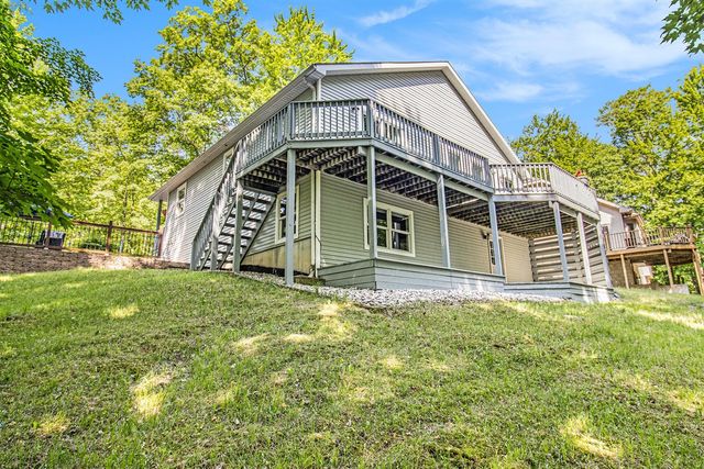 9510 Pere Marquette Drive, Canadian Lakes, MI 49346