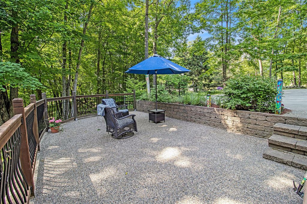 9510 Pere Marquette Drive, Canadian Lakes, MI 49346