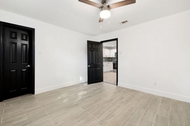 6825 London Street, Houston, TX 77021